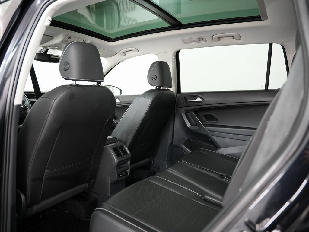 Used 2021 Volkswagen Tiguan SE w/ Panoramic Sunroof Package AWD/4WD image 39
