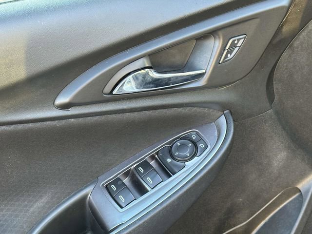 Used 2018 Chevrolet Malibu LS image 18