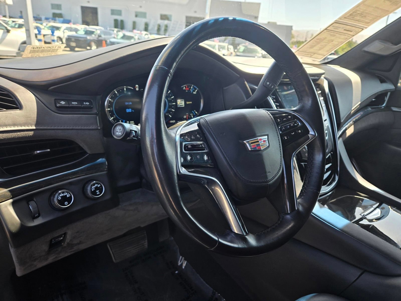 Used 2020 Cadillac Escalade ESV Platinum AWD/4WD image 12