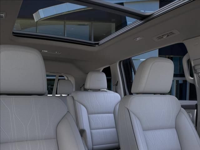 New 2027 Buick Enclave Avenir w/ LPO, Floor Liner Package AWD/4WD image 24