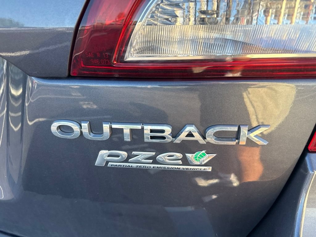 Used 2017 Subaru Outback 2.5i Limited AWD/4WD image 4