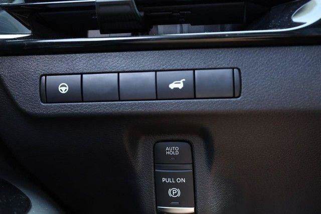 Used 2025 Nissan Murano SV AWD/4WD image 19