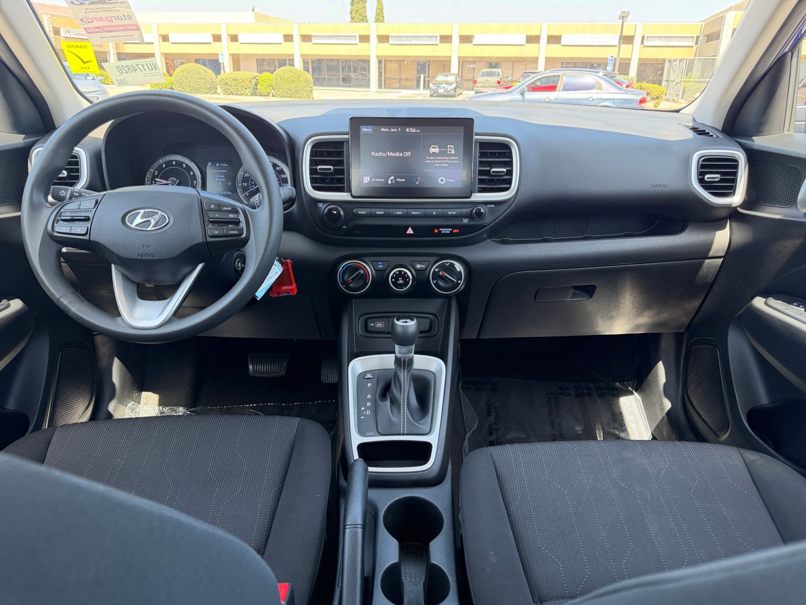 Used 2022 Hyundai Venue SE FWD image 16