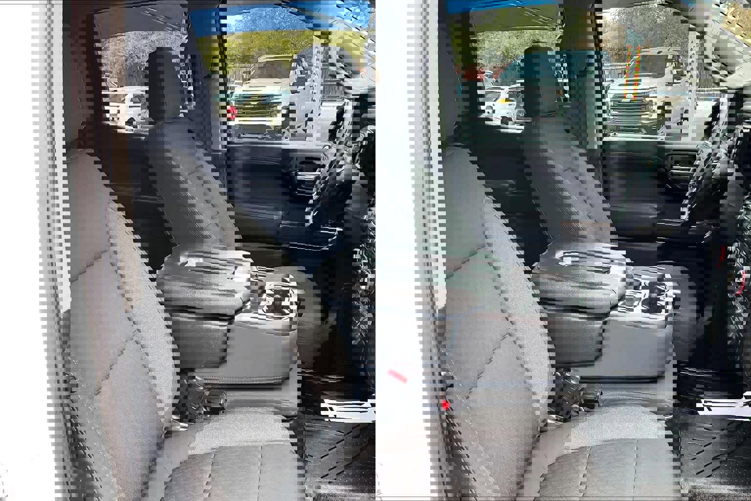 Used 2022 Chevrolet Silverado 1500 LT image 8