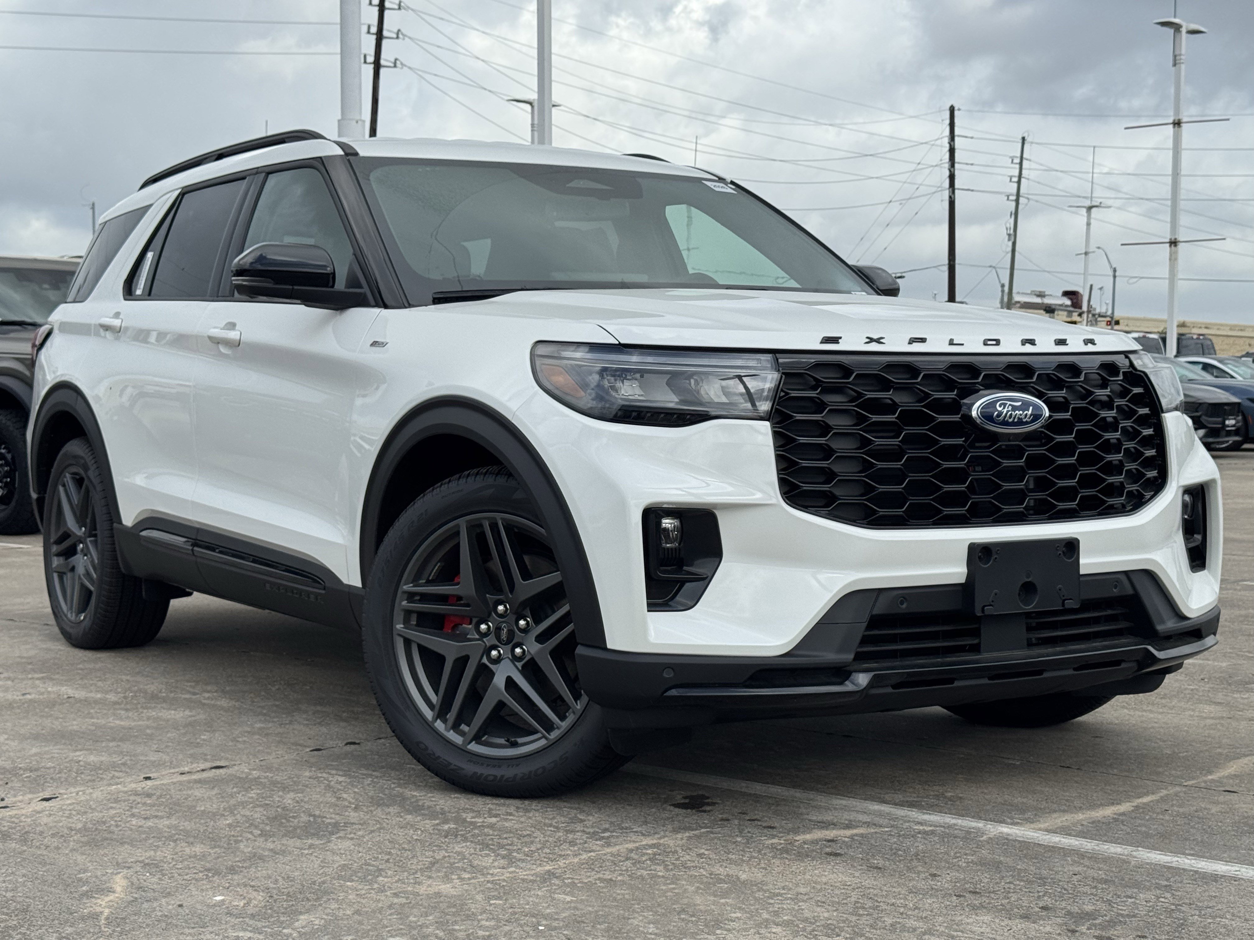New 2026 Ford Explorer ST-Line w/ ST-Line Street Pack image 2