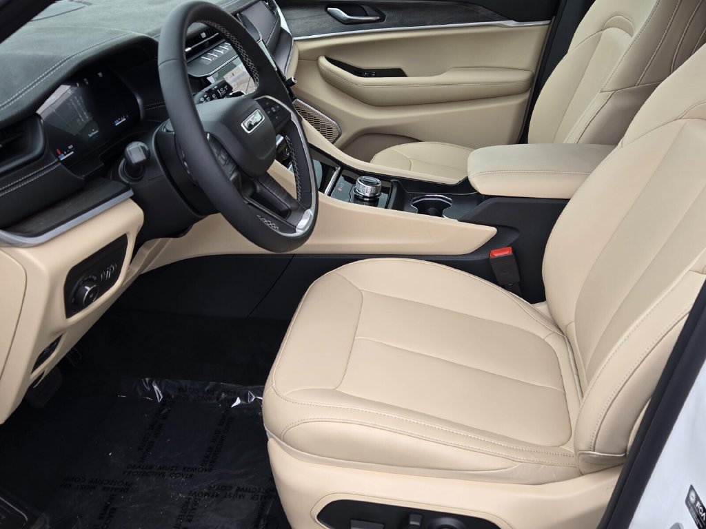 Used 2026 Jeep Grand Cherokee Limited RWD image 10