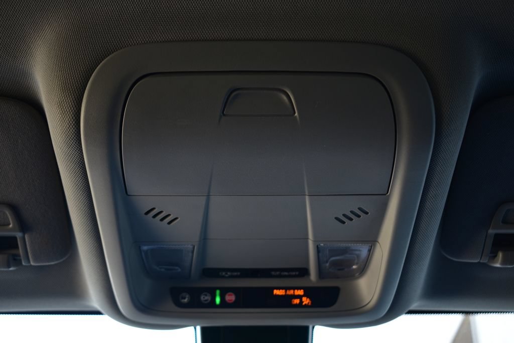 Used 2022 Chevrolet Equinox LT FWD image 32