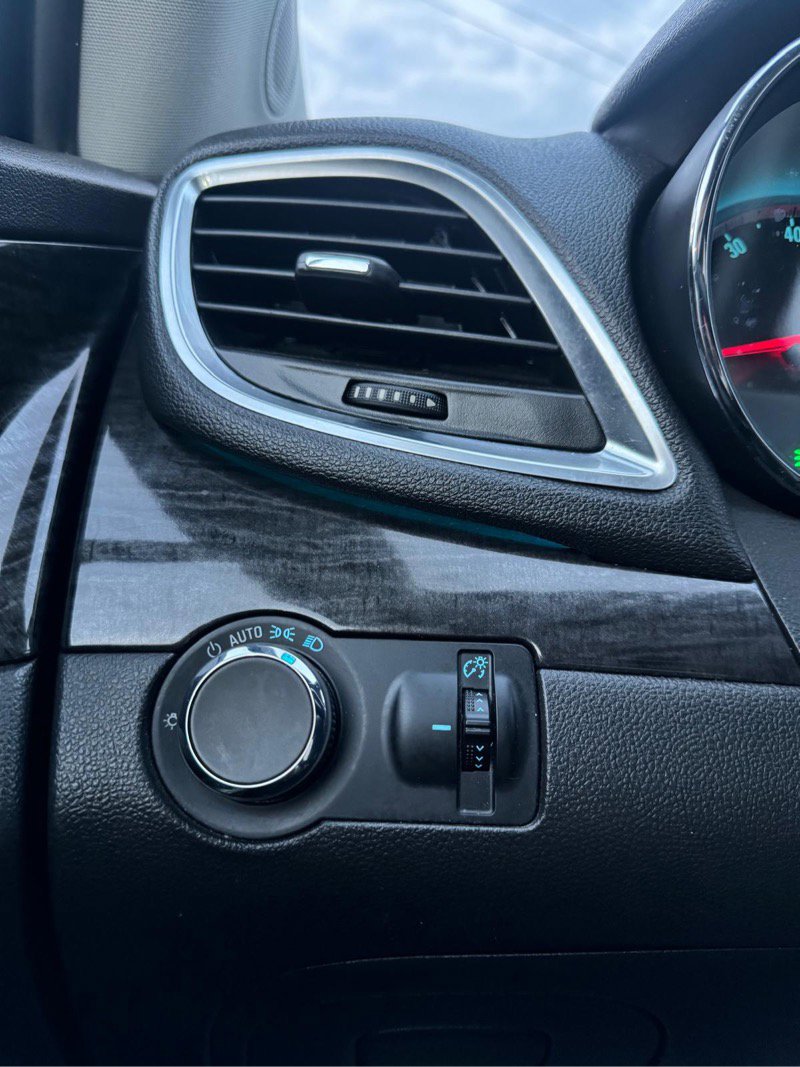 Used 2015 Buick Encore FWD image 13