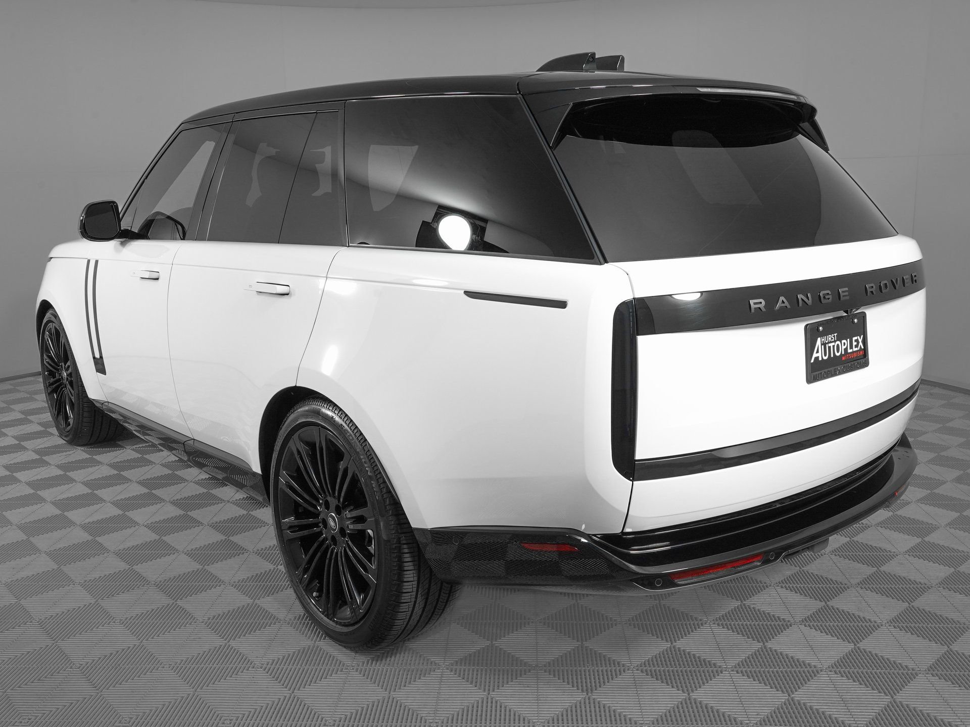 Used 2025 Land Rover Range Rover SE image 7