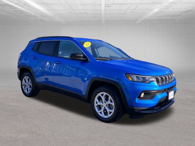 Used 2024 Jeep Compass Latitude AWD/4WD image 4