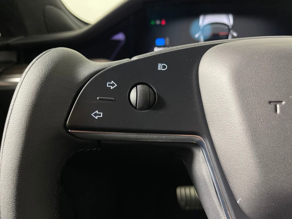 Used 2022 Tesla Model S image 25
