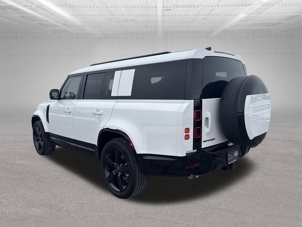 Used 2025 Land Rover Defender 130 X-Dynamic SE AWD/4WD image 3