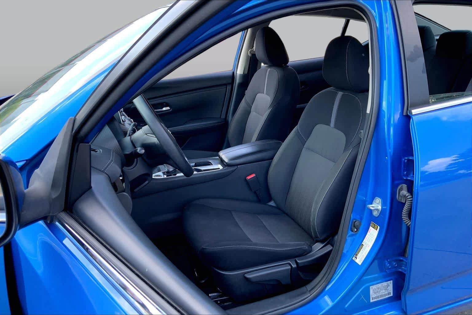 Used 2025 Nissan Sentra SV FWD image 8