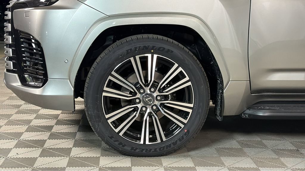 New 2026 Lexus LX 700h Luxury image 4