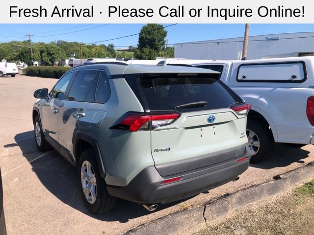 Used 2021 Toyota RAV4 XLE AWD/4WD image 3