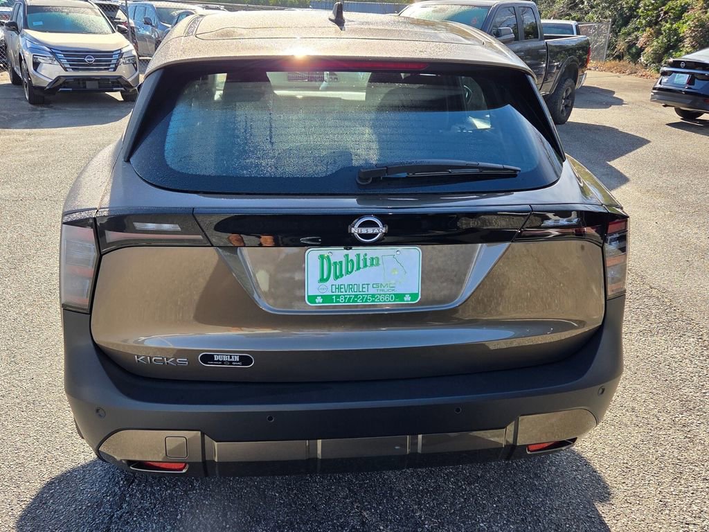 New 2026 Nissan Kicks S image 8