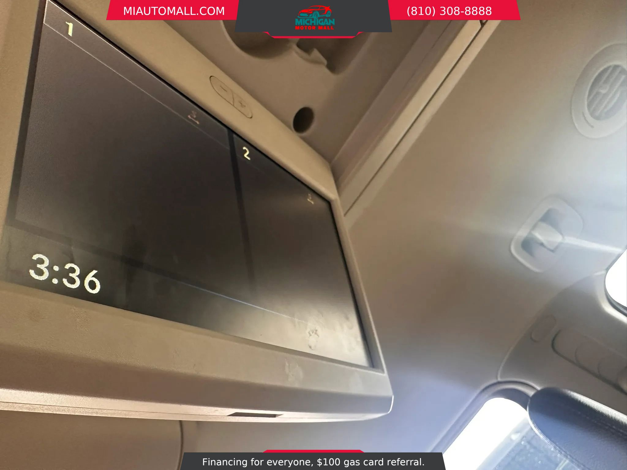 Used 2014 Chrysler Town & Country Touring-L w/ Driver Convenience Group image 18