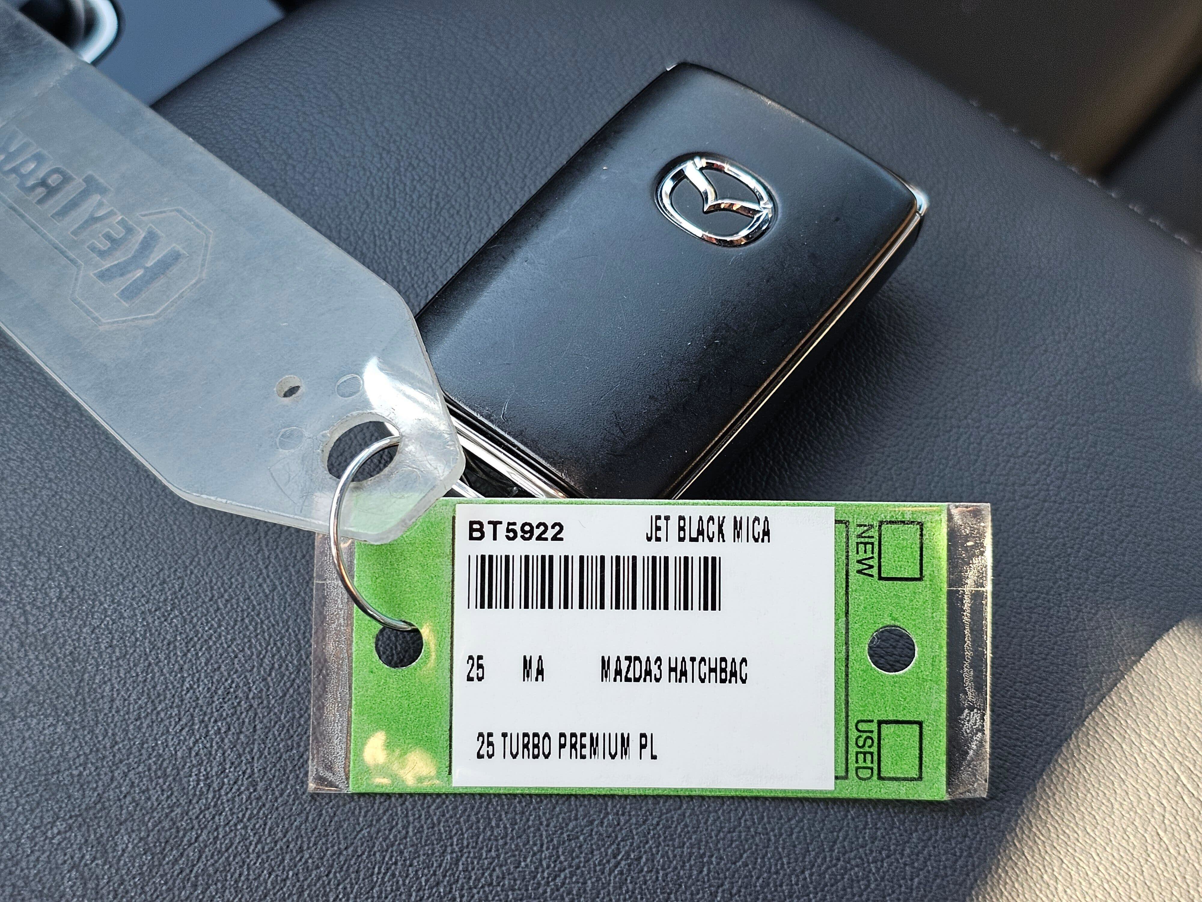 Used 2025 MAZDA MAZDA3 Hatchback w/Premium Plus Pkg image 33