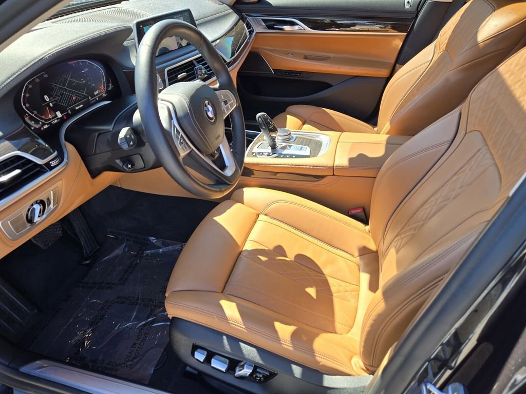 Used 2022 BMW 740i xDrive w/ Premium Package image 10