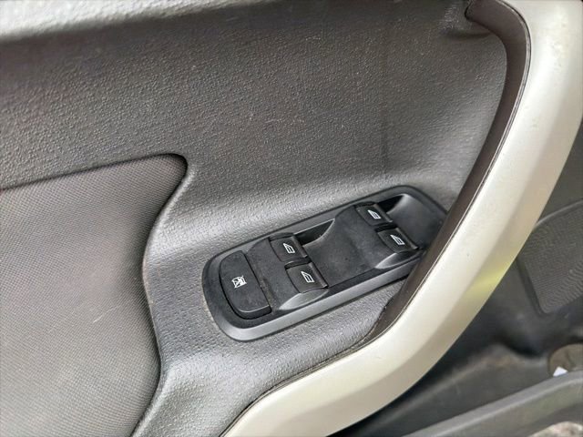 Used 2013 Ford Fiesta SE image 14