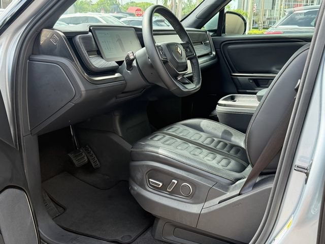 Used 2025 Rivian R1S Adventure AWD/4WD image 13