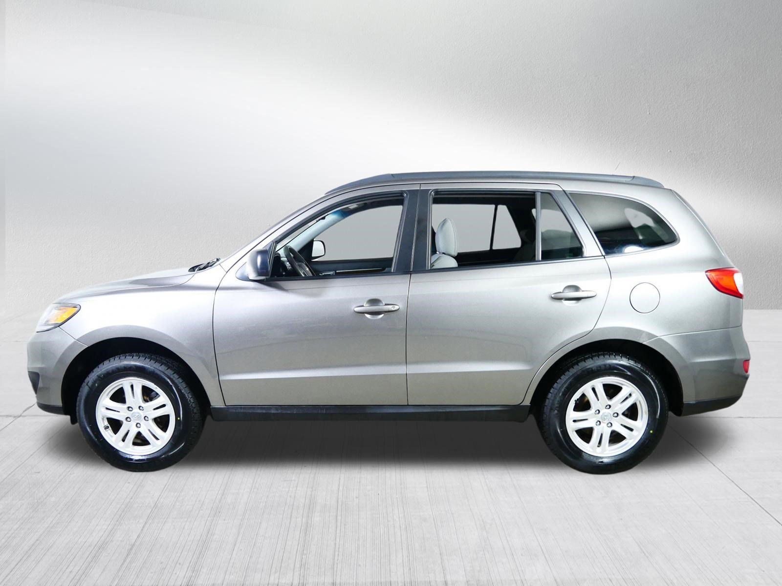 Used 2012 Hyundai Santa Fe GLS image 4