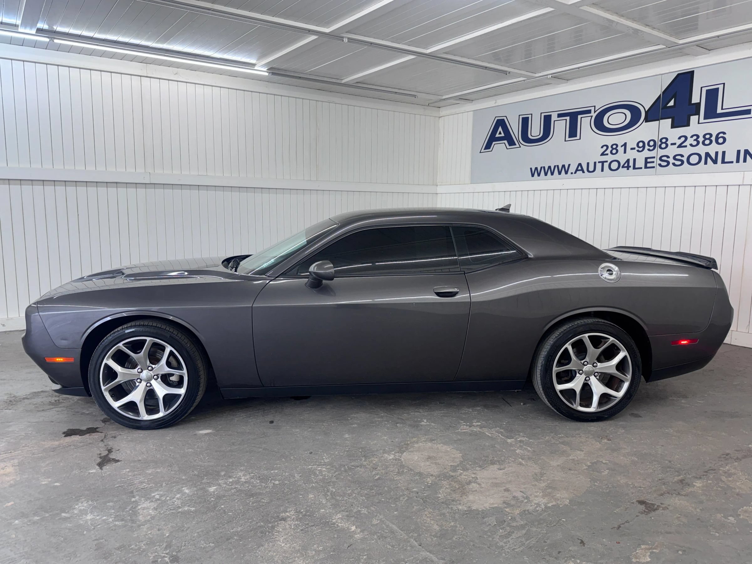 Used 2016 Dodge Challenger SXT Plus RWD image 8