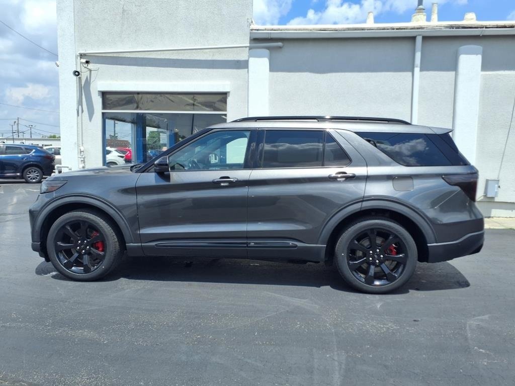 Used 2020 Ford Explorer ST w/ ST Street Pack image 10