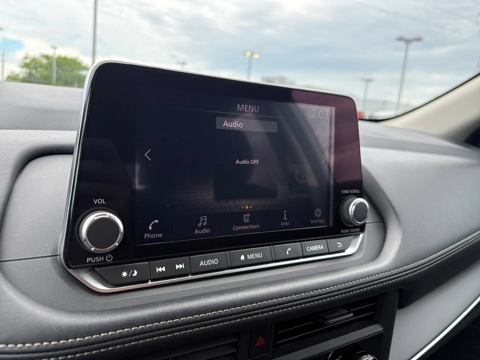 Used 2024 Nissan Rogue S FWD image 26