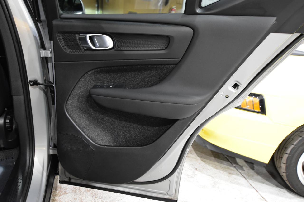 Used 2025 Volvo XC40 B5 Core image 43
