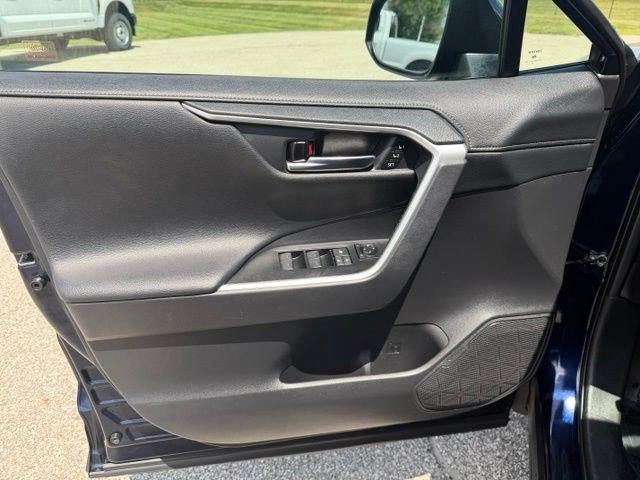 Used 2021 Toyota RAV4 Limited AWD/4WD image 11