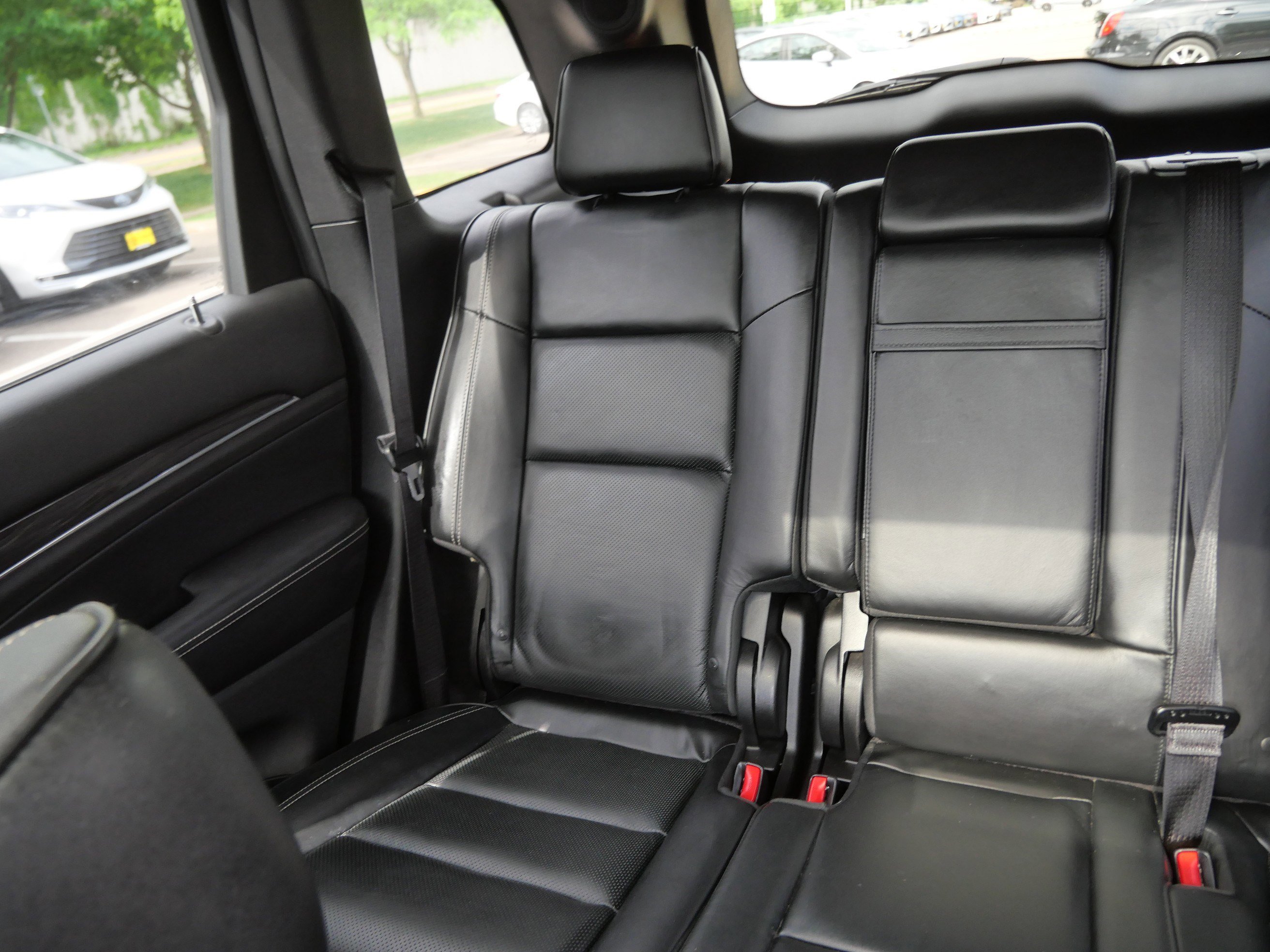 Used 2015 Jeep Grand Cherokee Overland AWD/4WD image 12