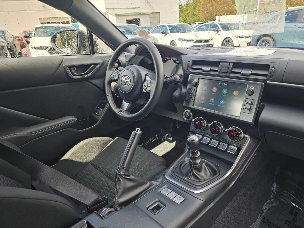 Used 2025 Toyota GR86 w/ ALL Weather Mat Package (TMS) RWD image 10