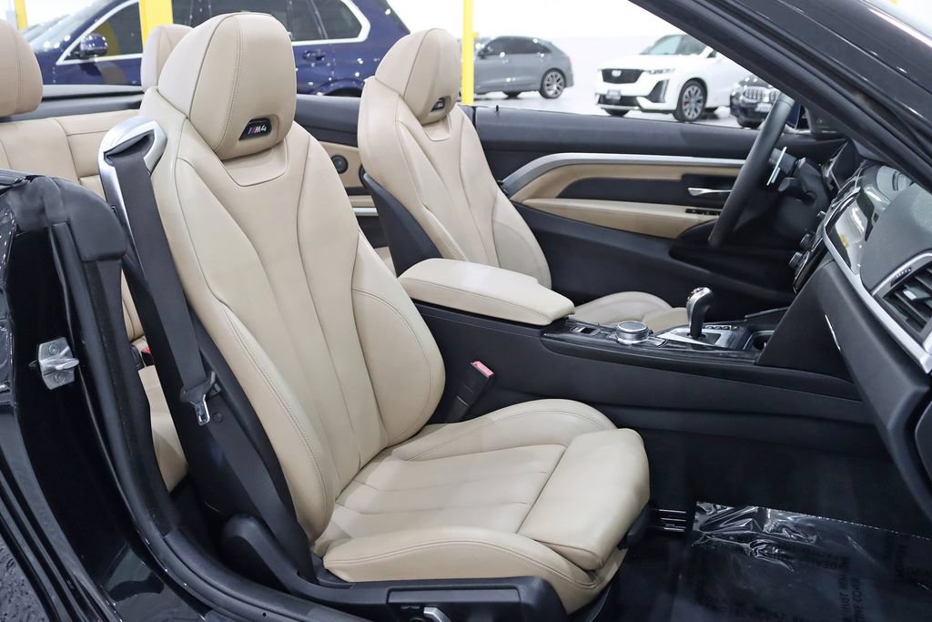 Used 2018 BMW M4 Convertible RWD image 30