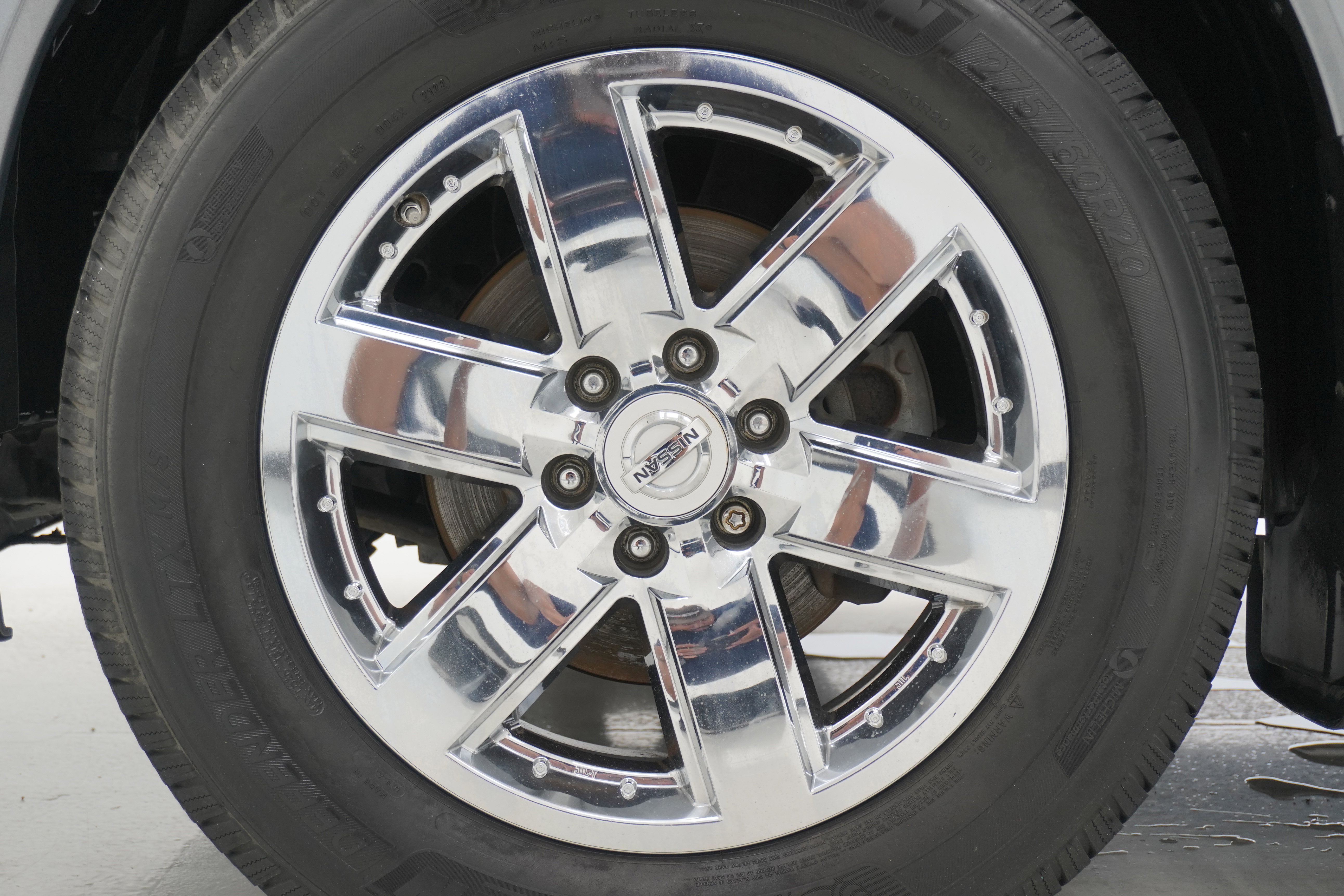 Used 2014 Nissan Armada Platinum w/ 2nd Row Captain Seat Package RWD image 26