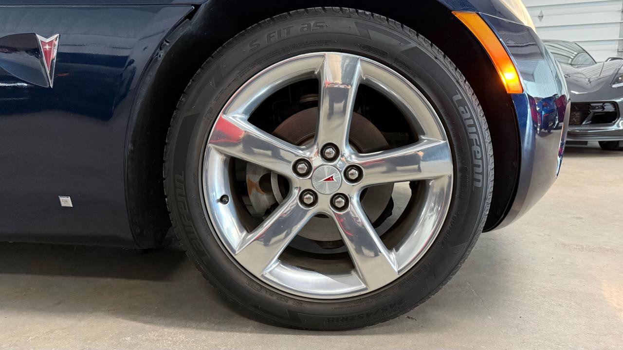 Used 2006 Pontiac Solstice Convertible w/ Premium Package RWD image 52