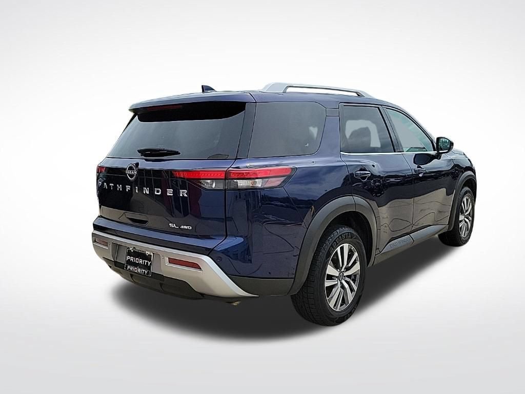 Used 2025 Nissan Pathfinder SL AWD/4WD image 7