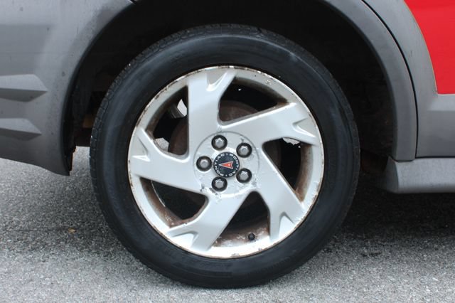 Used 2006 Pontiac Vibe w/ Preferred Package FWD image 32
