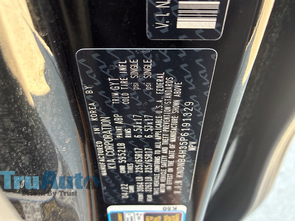Used 2023 Kia Carnival LX FWD image 22