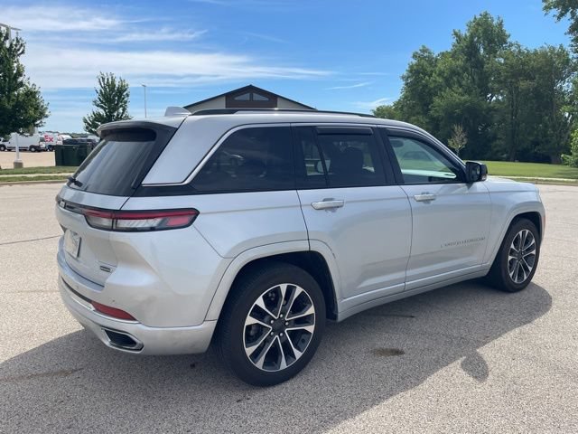 Used 2022 Jeep Grand Cherokee Overland AWD/4WD image 3