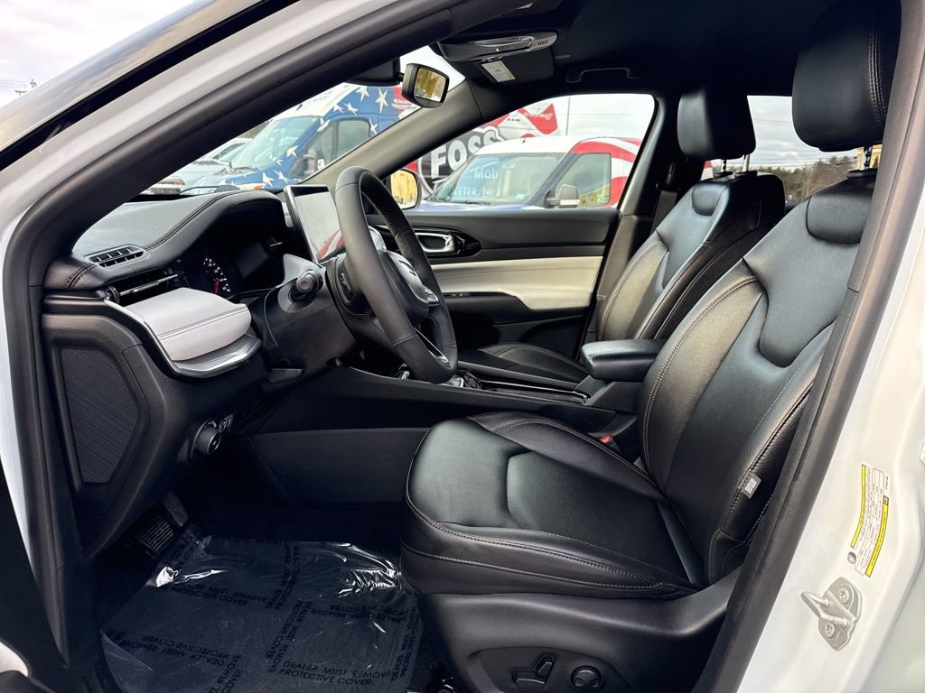 Used 2024 Jeep Compass Limited image 9