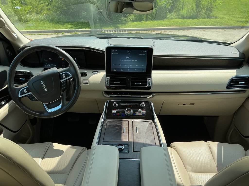 Used 2021 Lincoln Navigator L Reserve AWD/4WD image 23