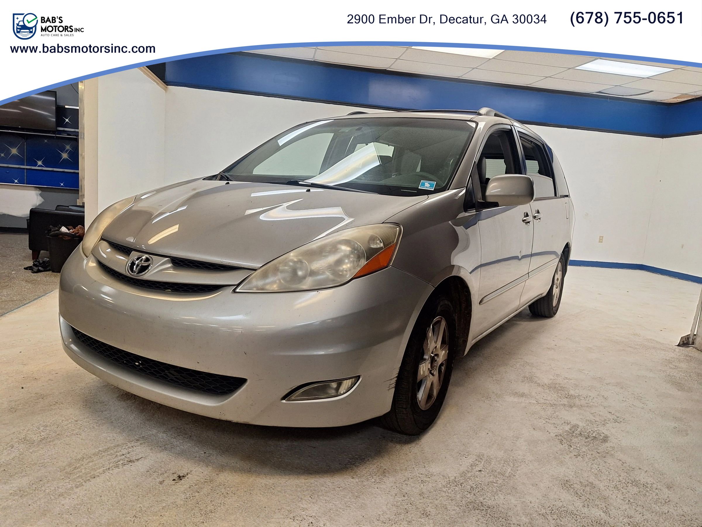 Used 2009 Toyota Sienna XLE image 11
