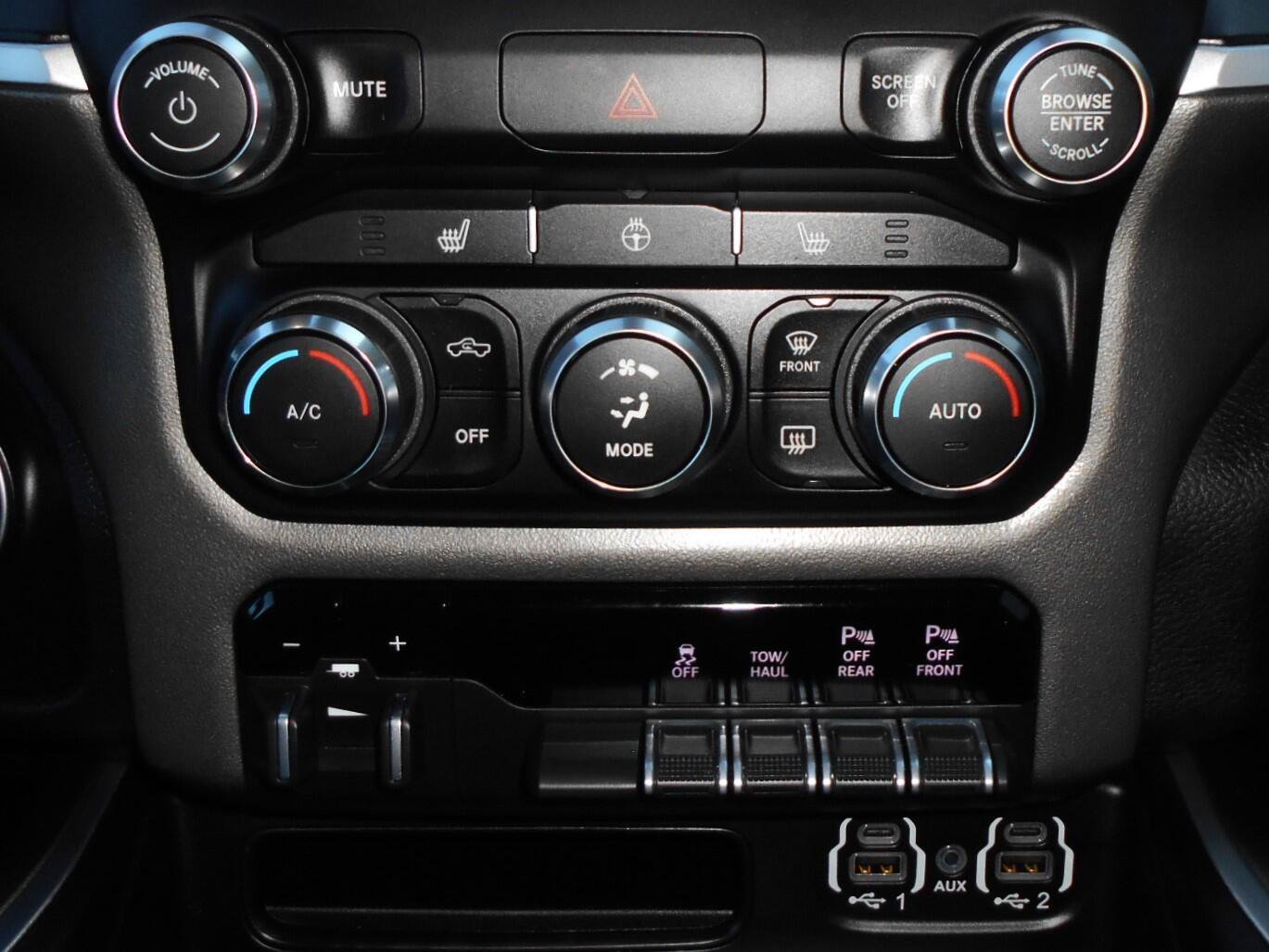 Used 2022 RAM 1500 Big Horn AWD/4WD image 16