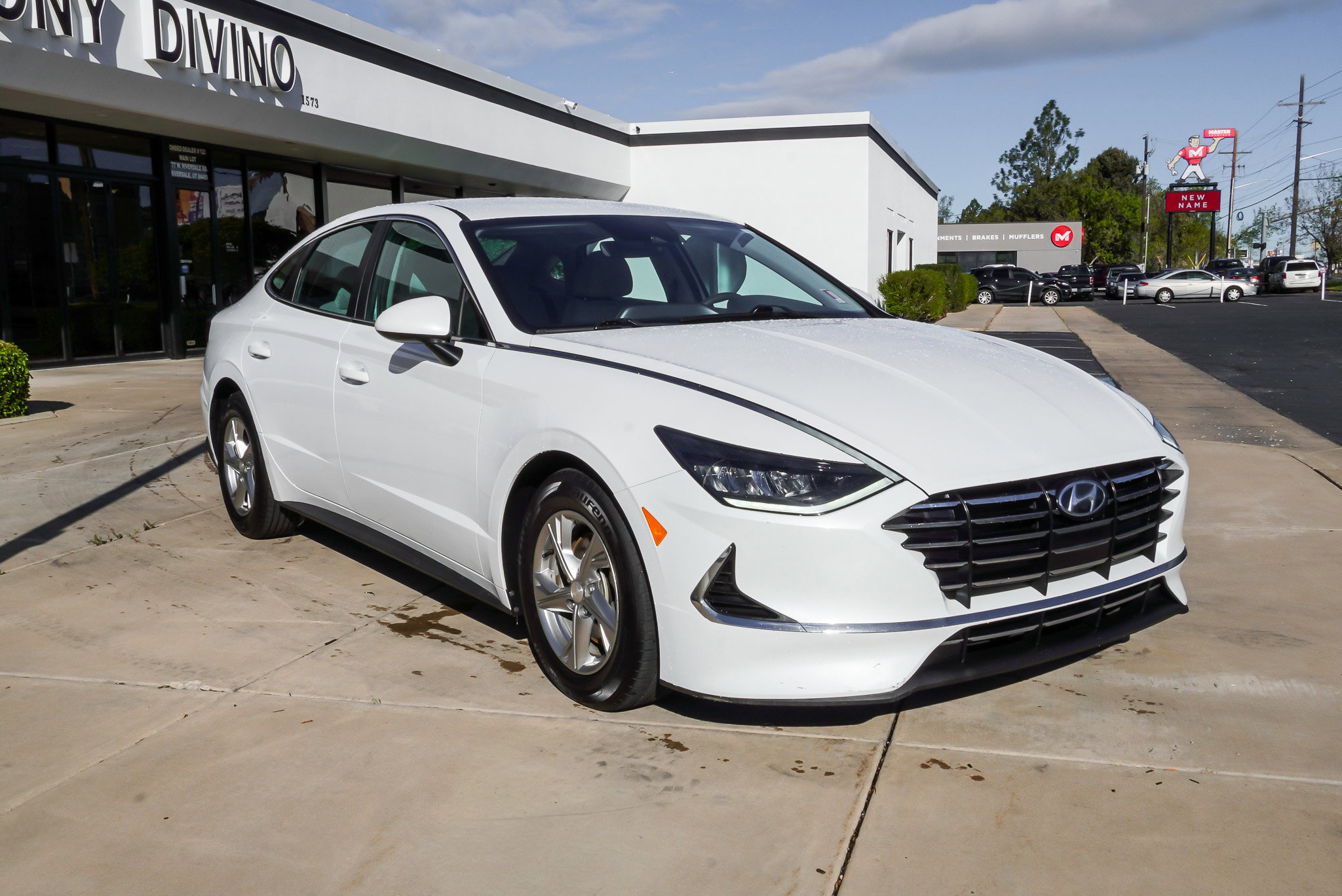 Used 2022 Hyundai Sonata SE image 2