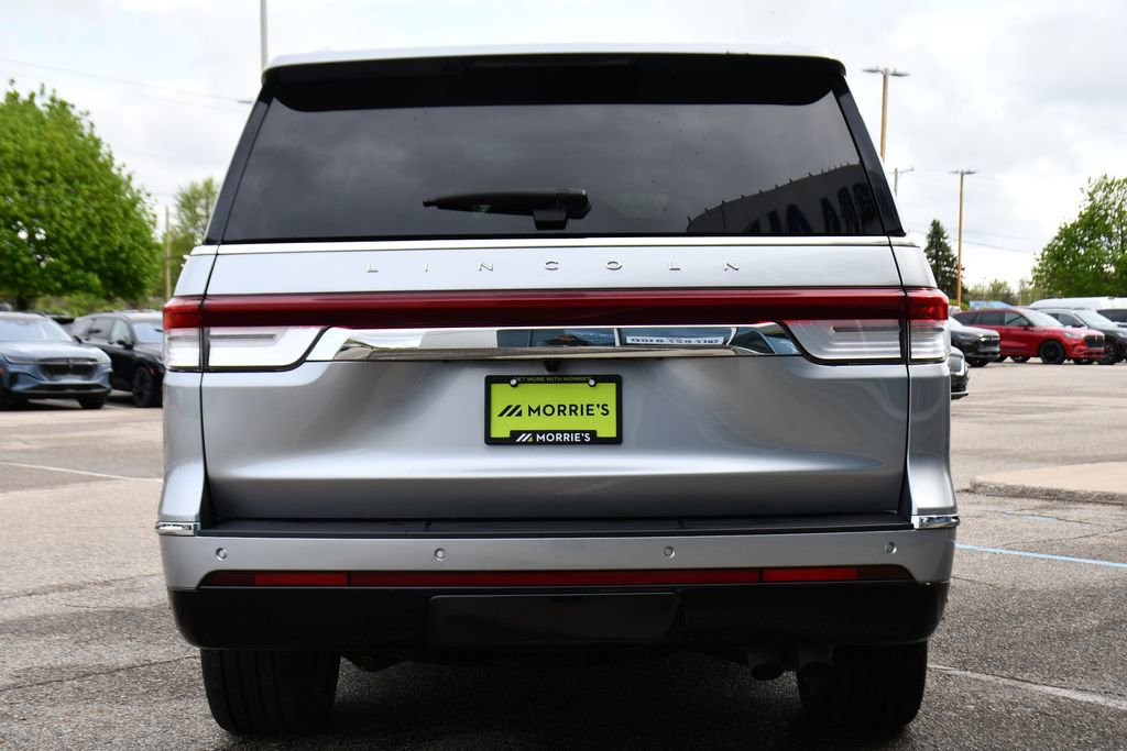 Used 2022 Lincoln Navigator Reserve AWD/4WD image 5