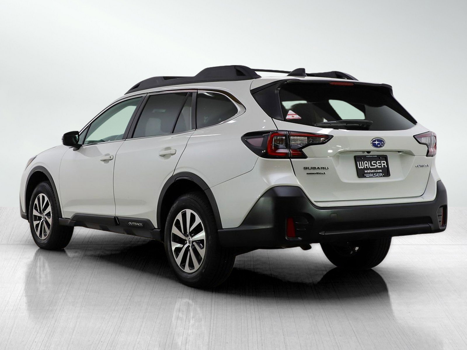 Used 2022 Subaru Outback Premium image 3