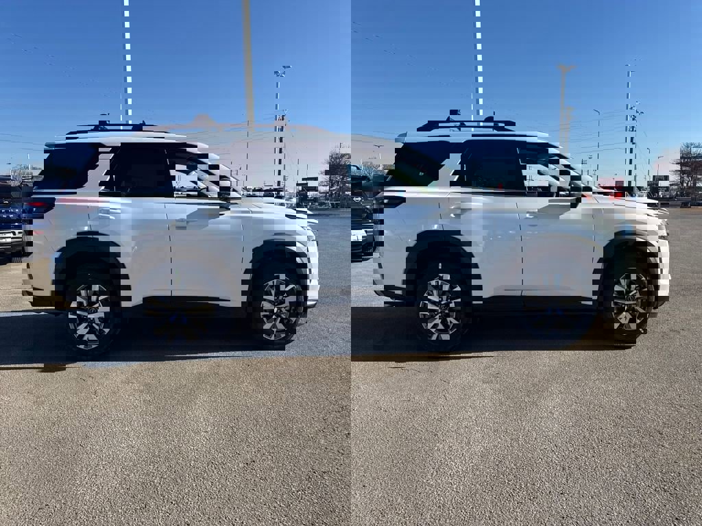 New 2026 Nissan Pathfinder SL image 8