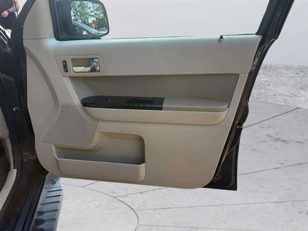 Used 2012 Ford Escape Limited AWD/4WD image 9