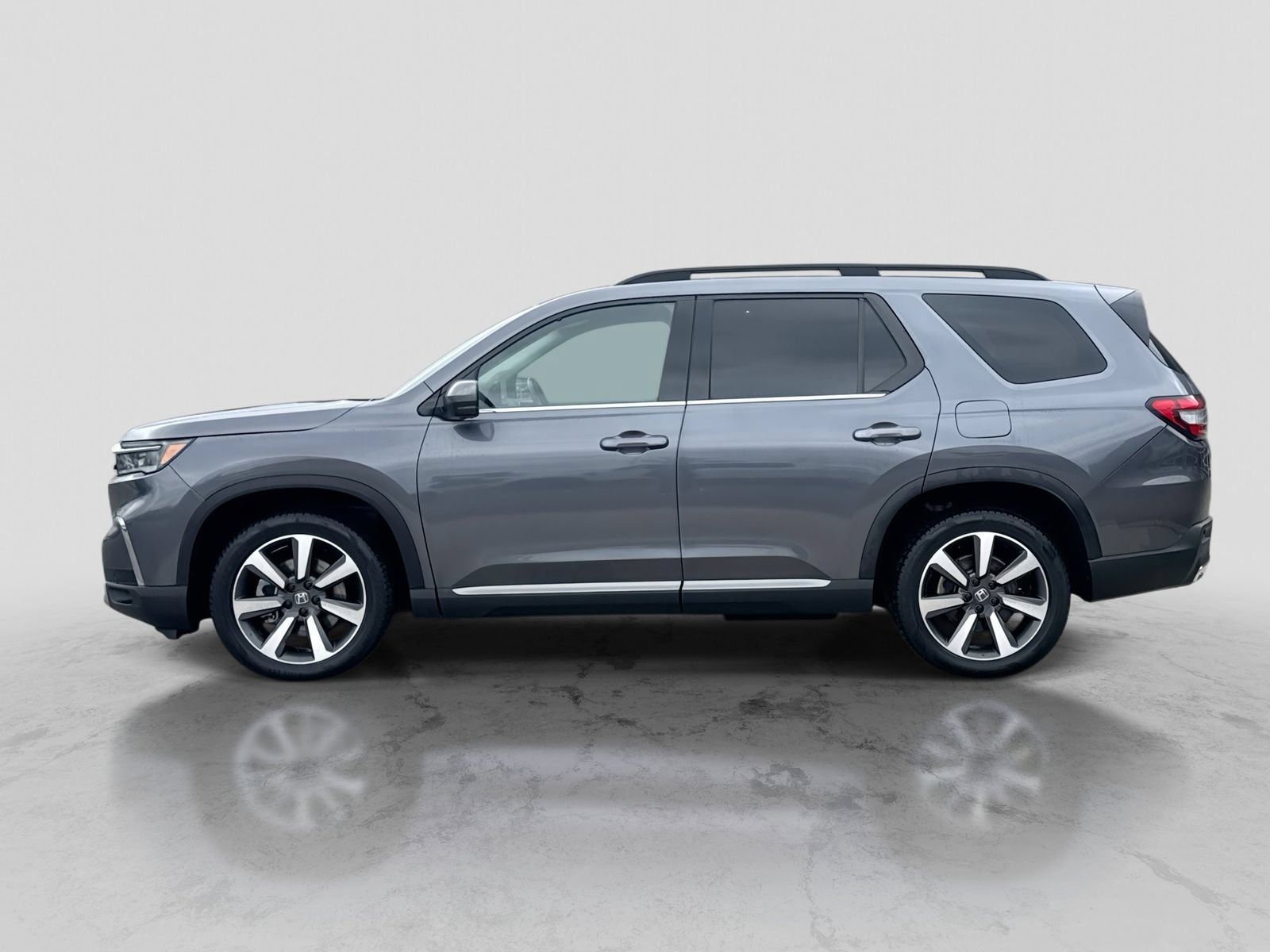 Used 2023 Honda Pilot Elite image 3